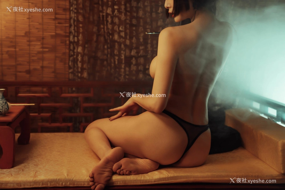 1P - 秋和柯基(夏小秋秋秋) – 穿黑纱的小妖精