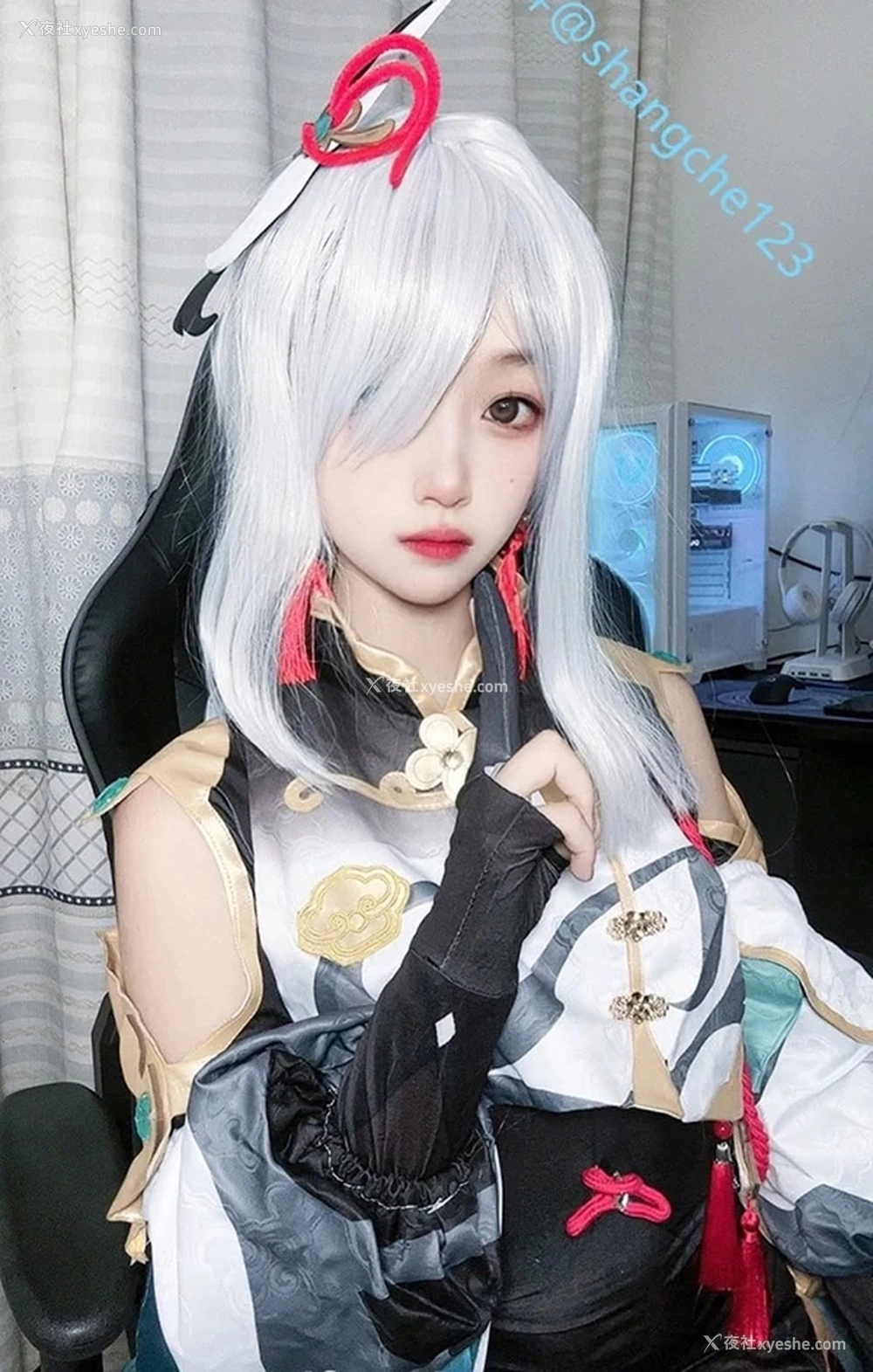 1P - 福利姬人形玩偶(神探狸狸)私拍尺度合集