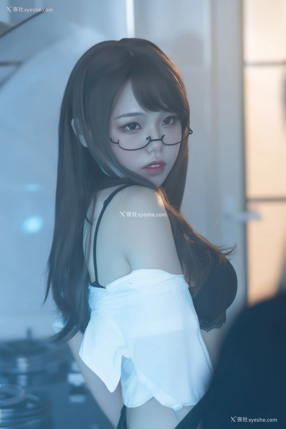 1P - 七月喵子 – 眼镜娘1号