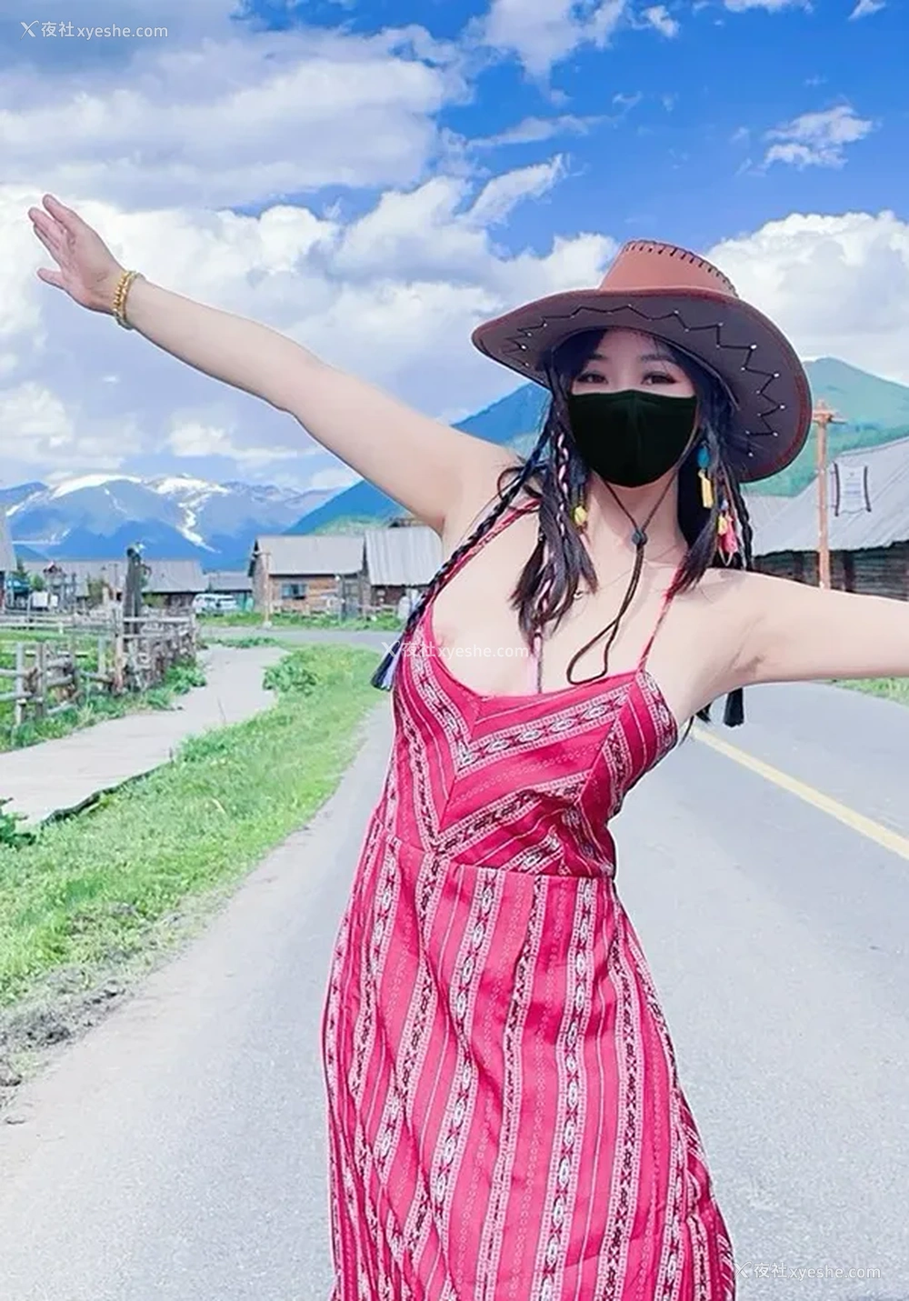 1P - 广西露出达人@旅行夫妻 说走就走尺度合集