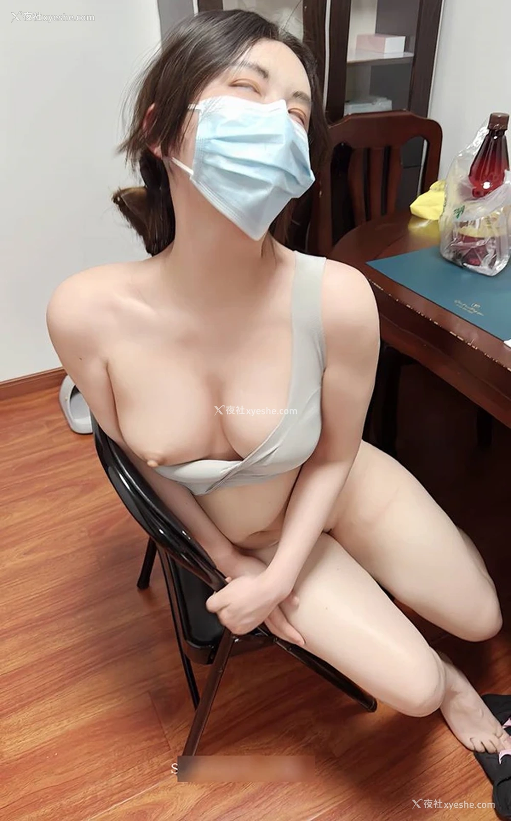 1P - 快手极品网红@固执的守村人雪bee尺度视图合集