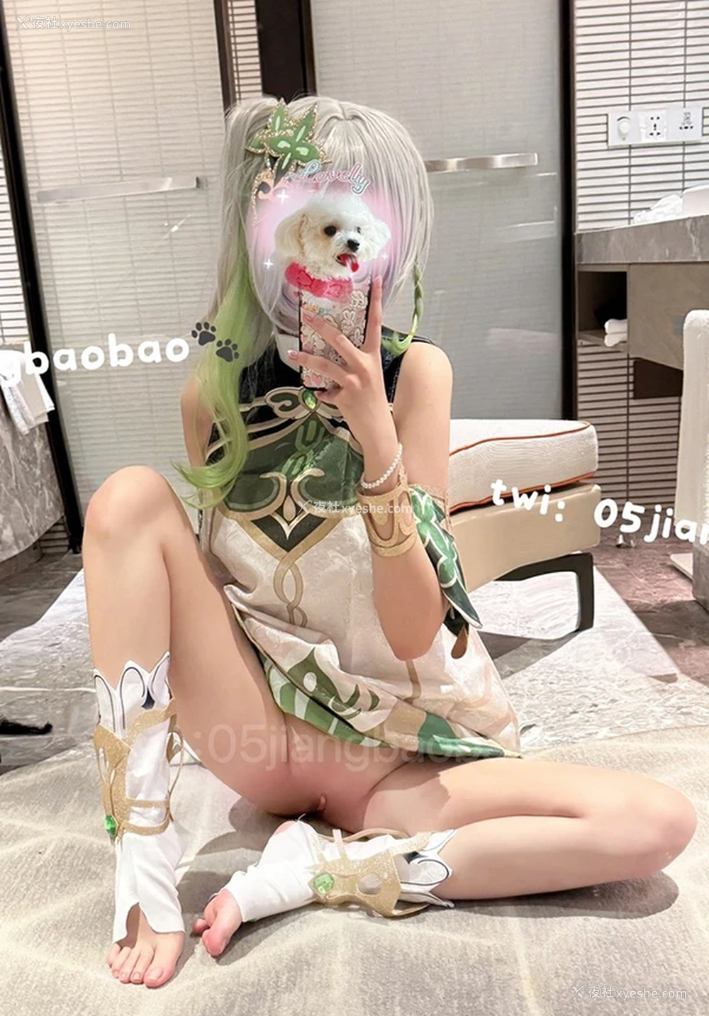 1P - 粉嫩白虎福利姬@一只小透明 尺度私拍视图合集