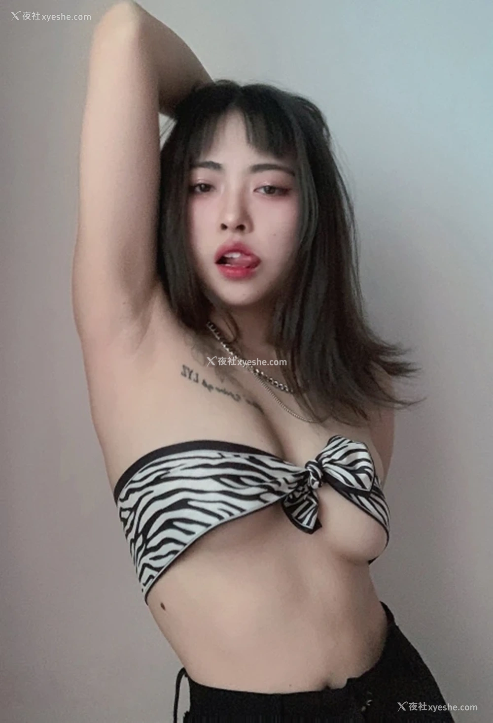 1P - 极品美乳福利姬@jealous215 尺度私拍视图合集4