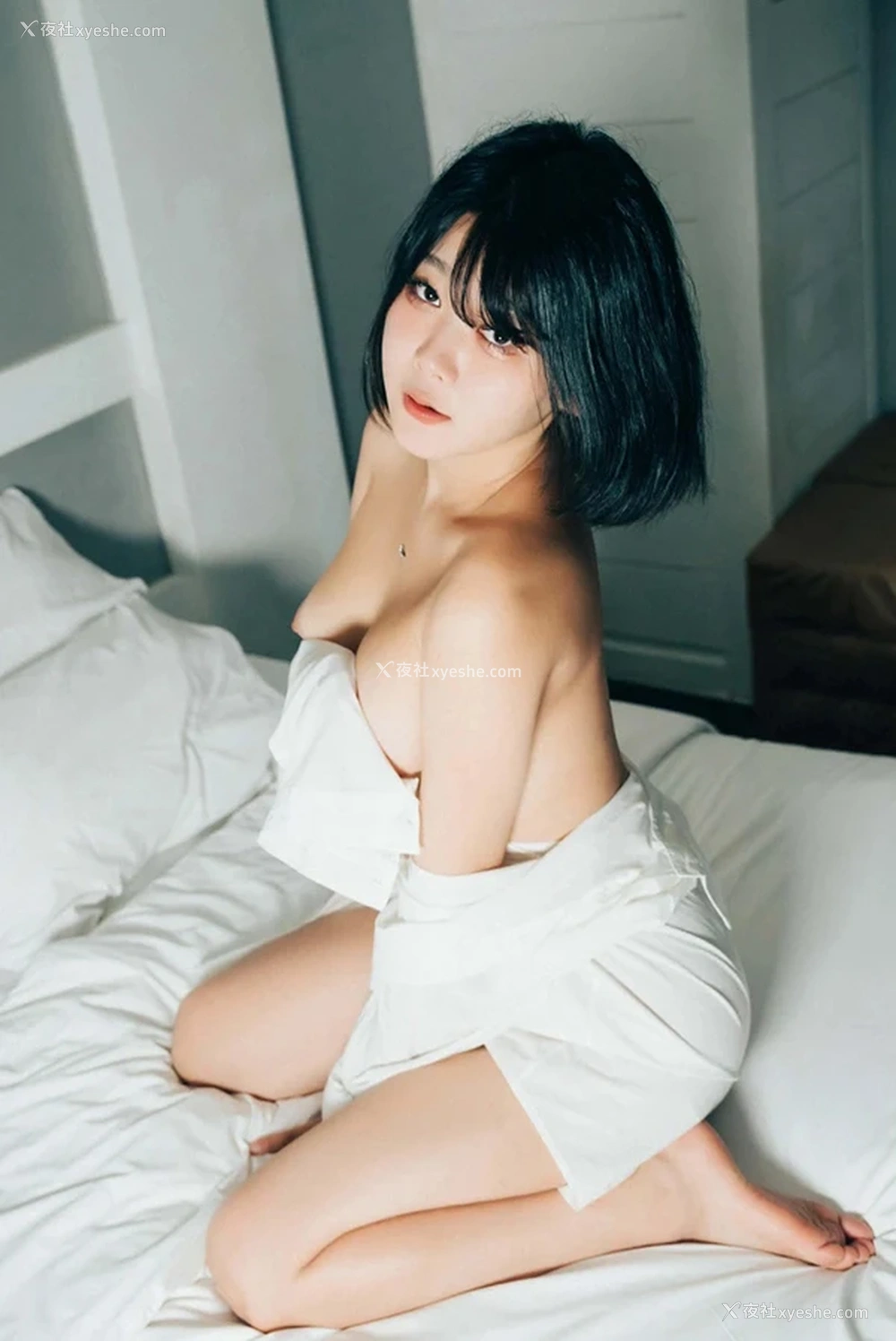 1P - 丰腴美女Zia居家Gel Massage无圣光人体写真