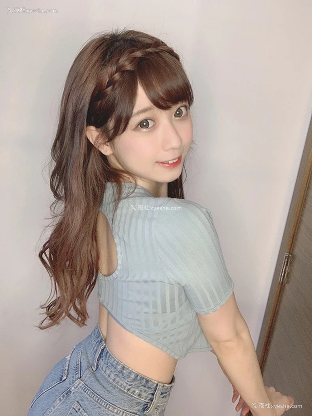 1P - 甜美元气妹子yamisung私拍肌肤白嫩诱惑