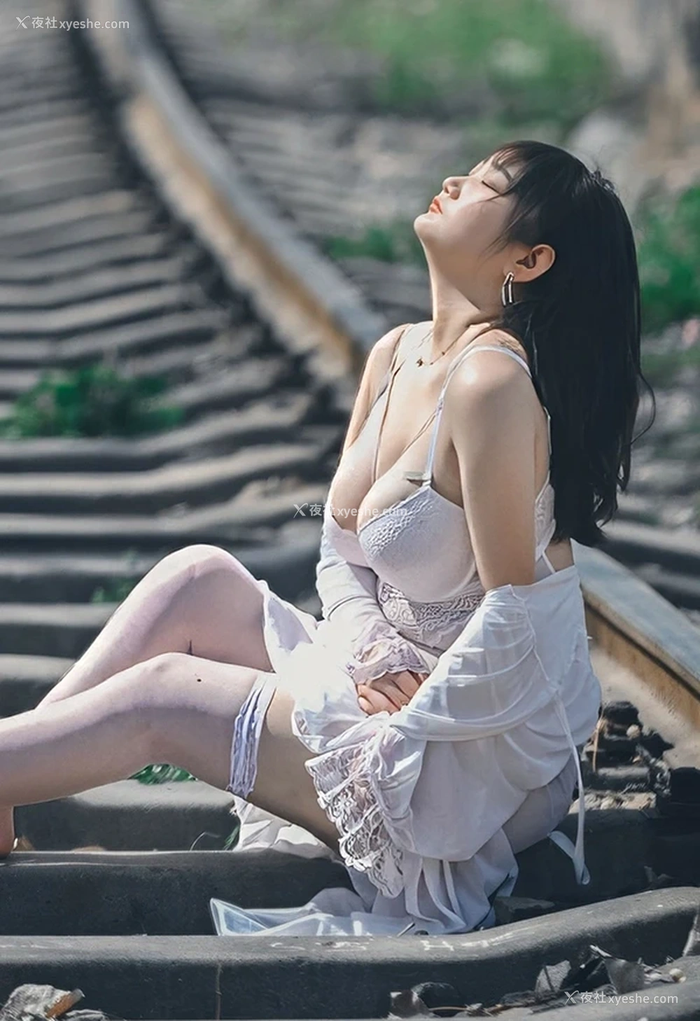 1P - J杯罩豪乳美女甜甜的唯美 日常私拍福利图集