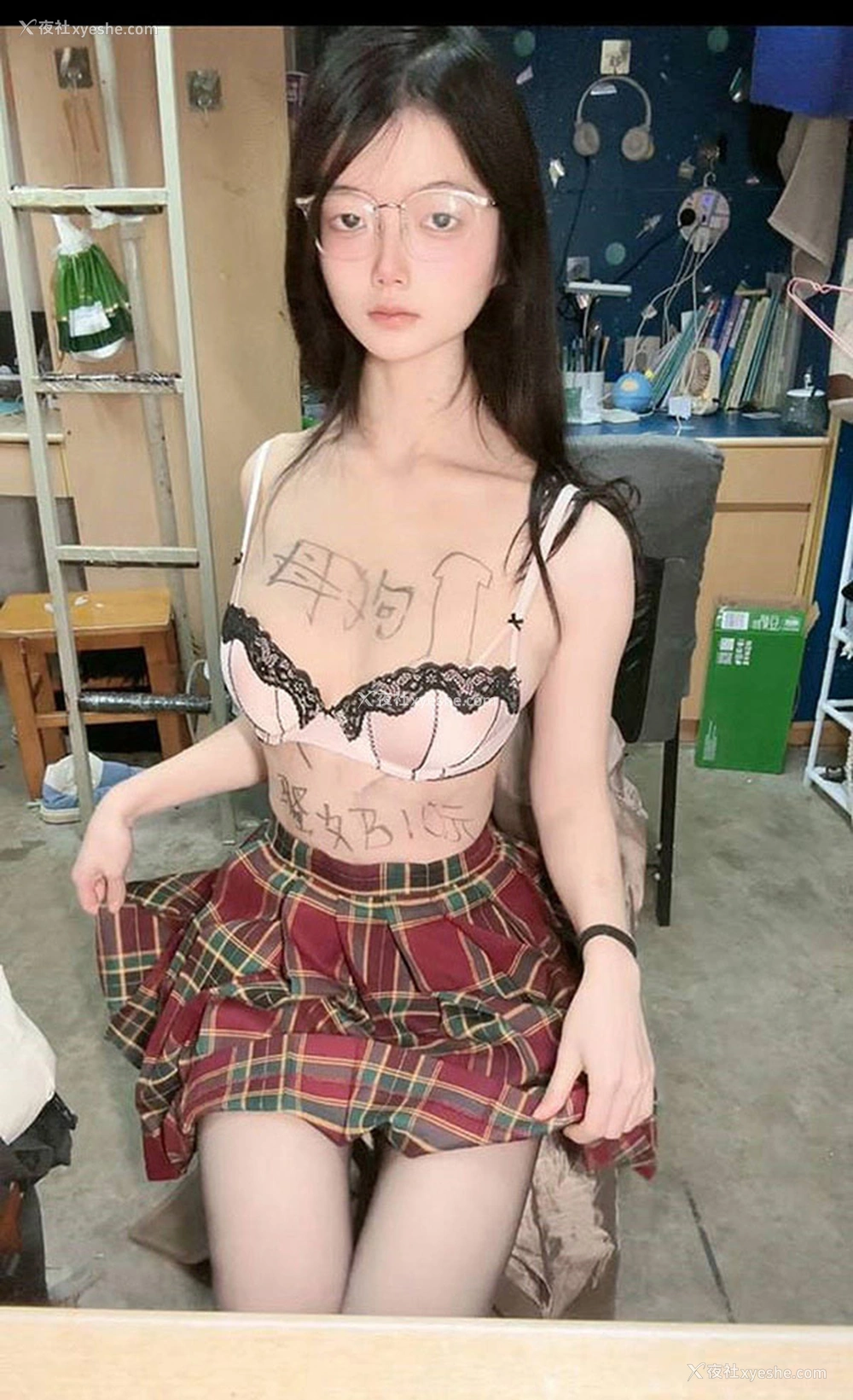 1P - 露出系反差福利姬@旖可可 尺度私拍视图10