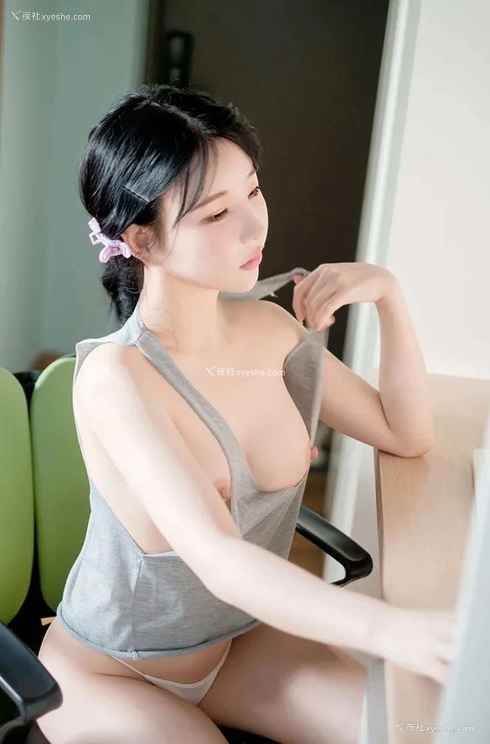 1P - 邻家可爱小美女Candy灰色小背心无圣光图集