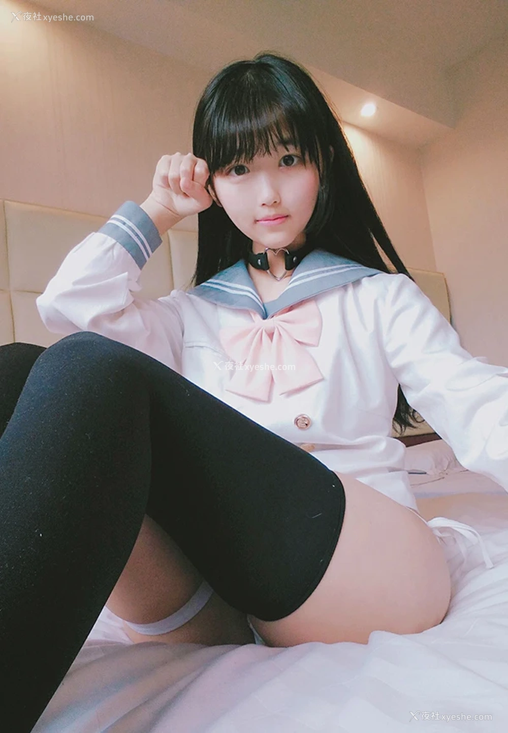 1P - 福利姬啪喵少女的私拍尺度图集