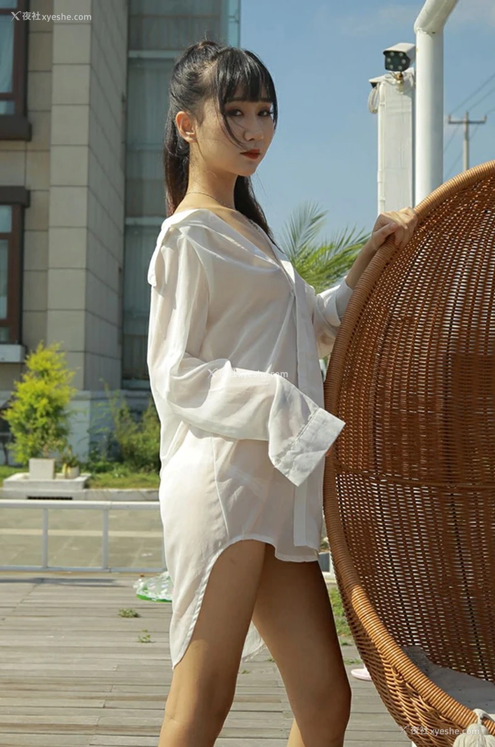 1P - 福利姬美女猫猫天台摇椅无圣光图集