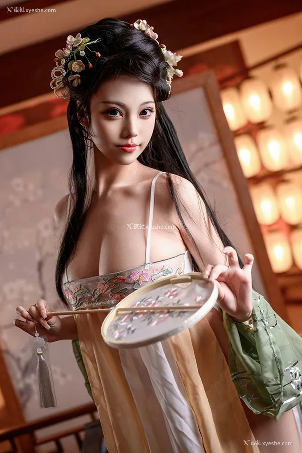 1P - 网红美女蜜汁貓裘 粉黛小家碧玉闺房诱惑