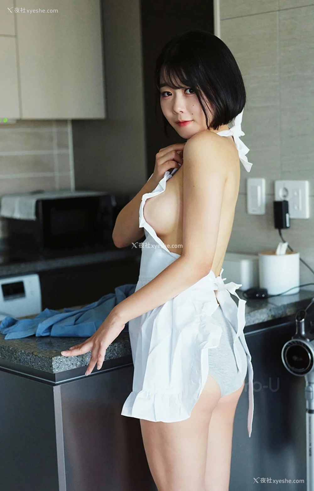 1P - 丰腴小美女Zia蓝色衬衫居衣无圣光图集