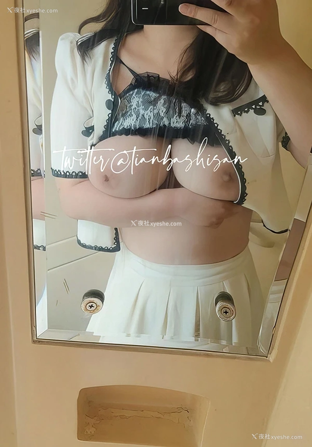 1P - J杯罩豪乳美女甜甜的唯美 日常私拍福利图集2