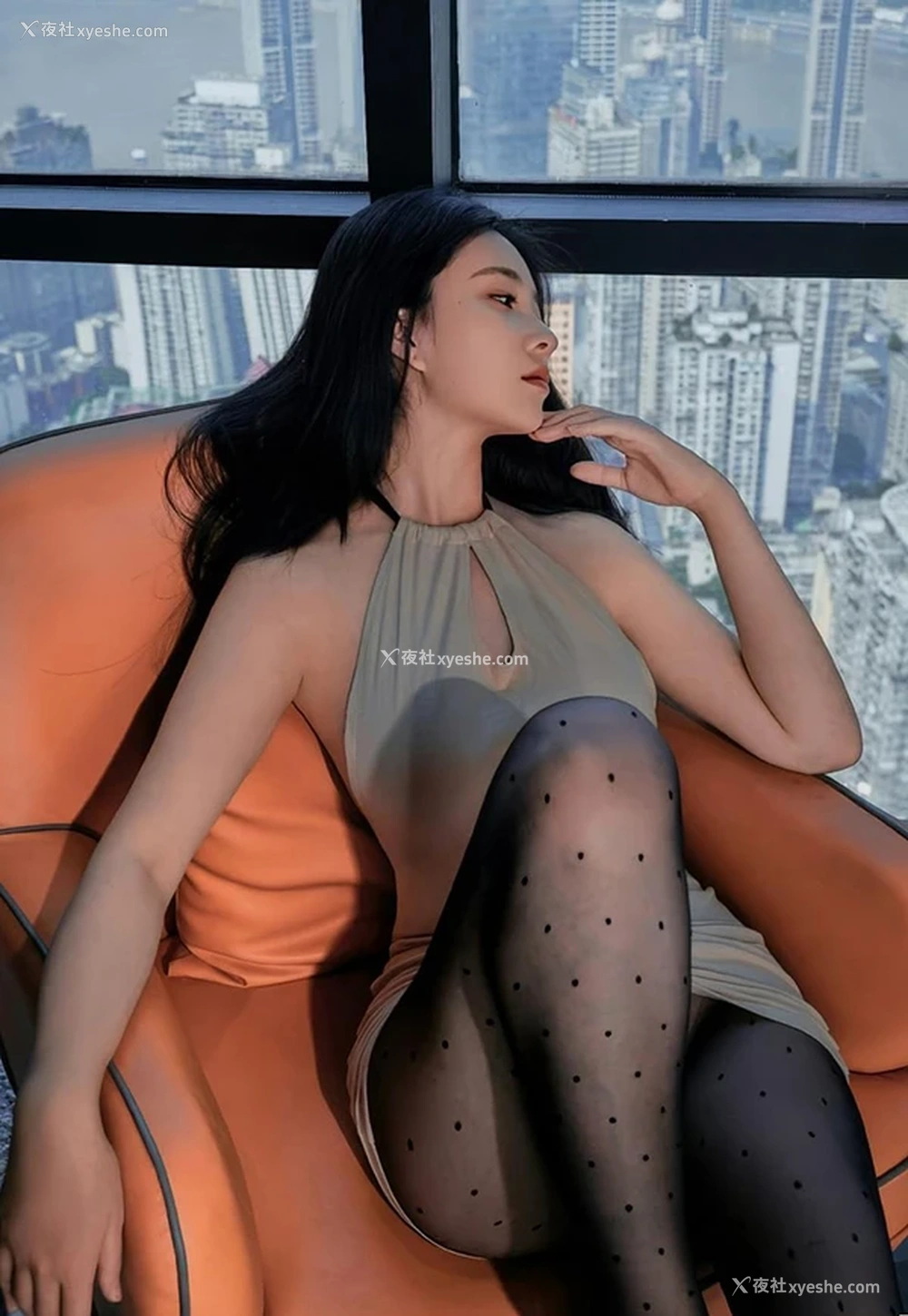 1P - 极品女神年年 黑丝OL窗外无圣光唯美图集