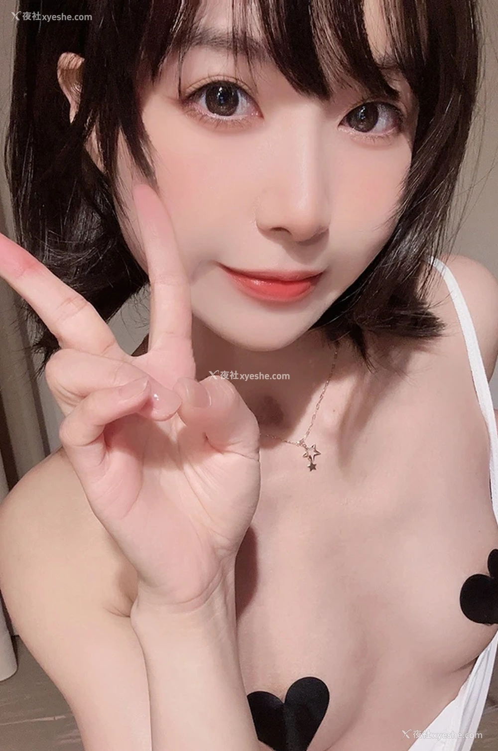 1P - 网红美女布丁大法 覆盆子眼镜娘 诱惑写真