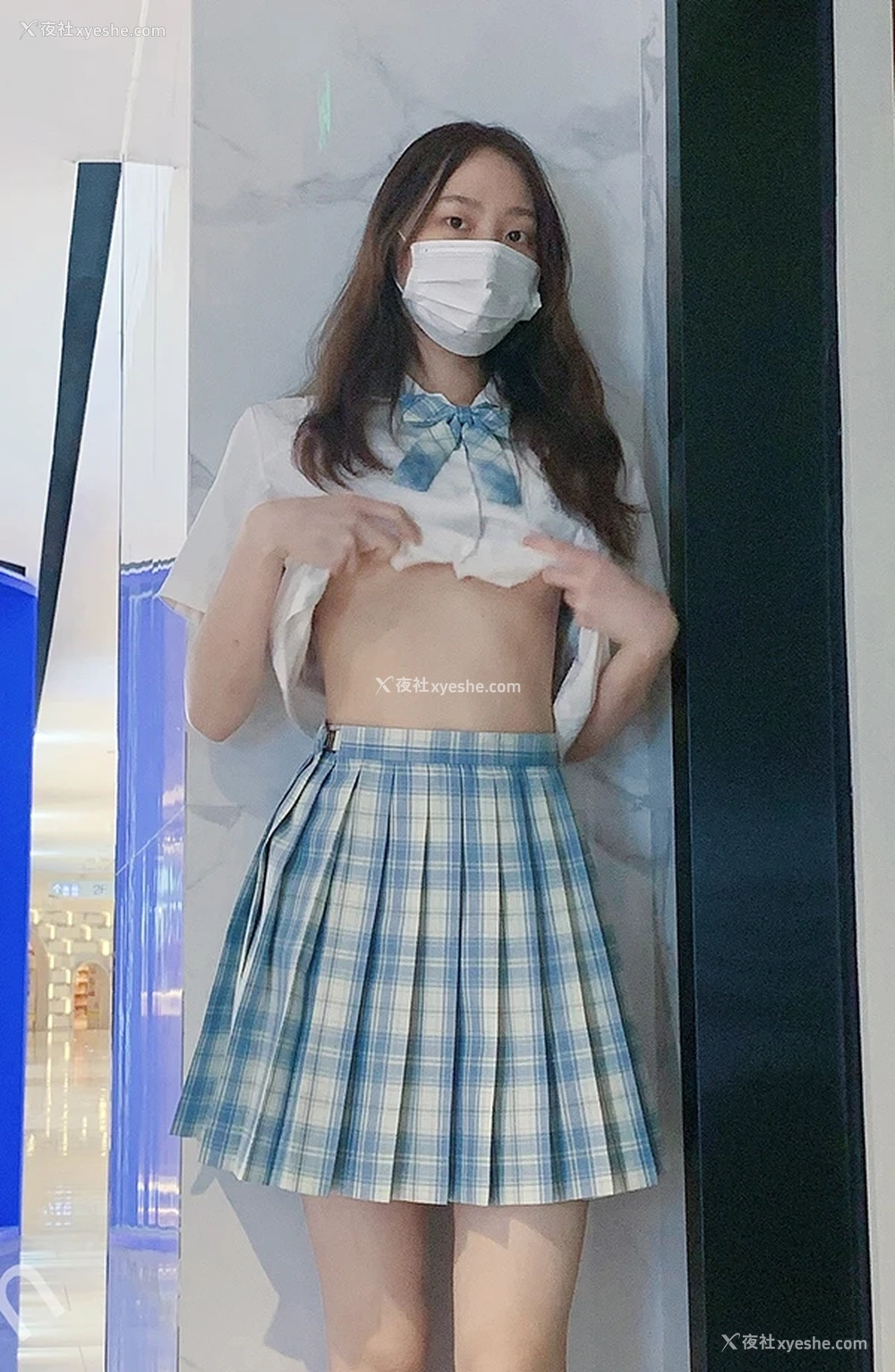 1P - 福利姬小稚九酱 楼梯球鞋 瑶瑶_mioJK商场露出