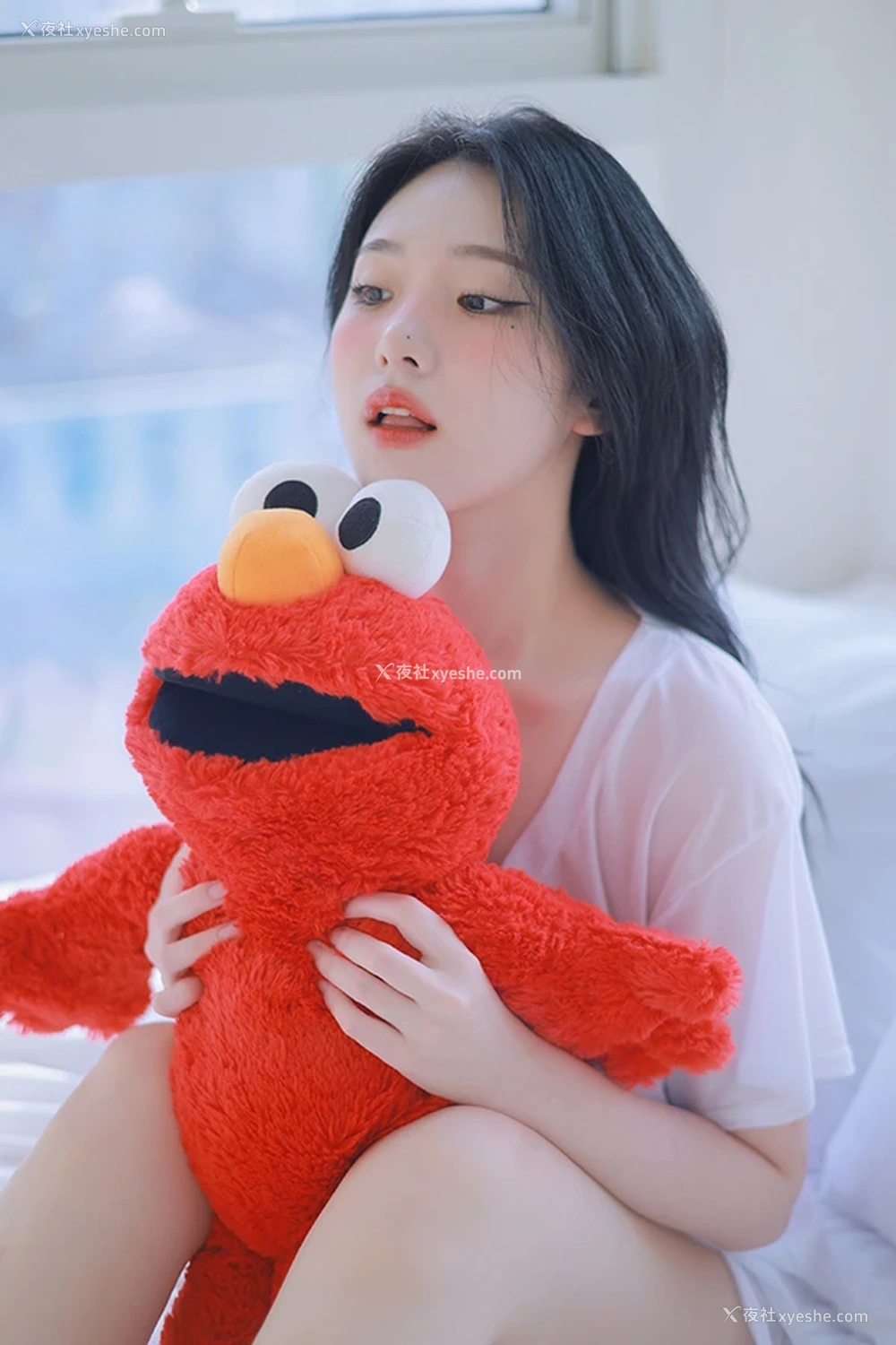 1P - 爆乳美女Yeon Woo 与她的Red Toy尺度写真