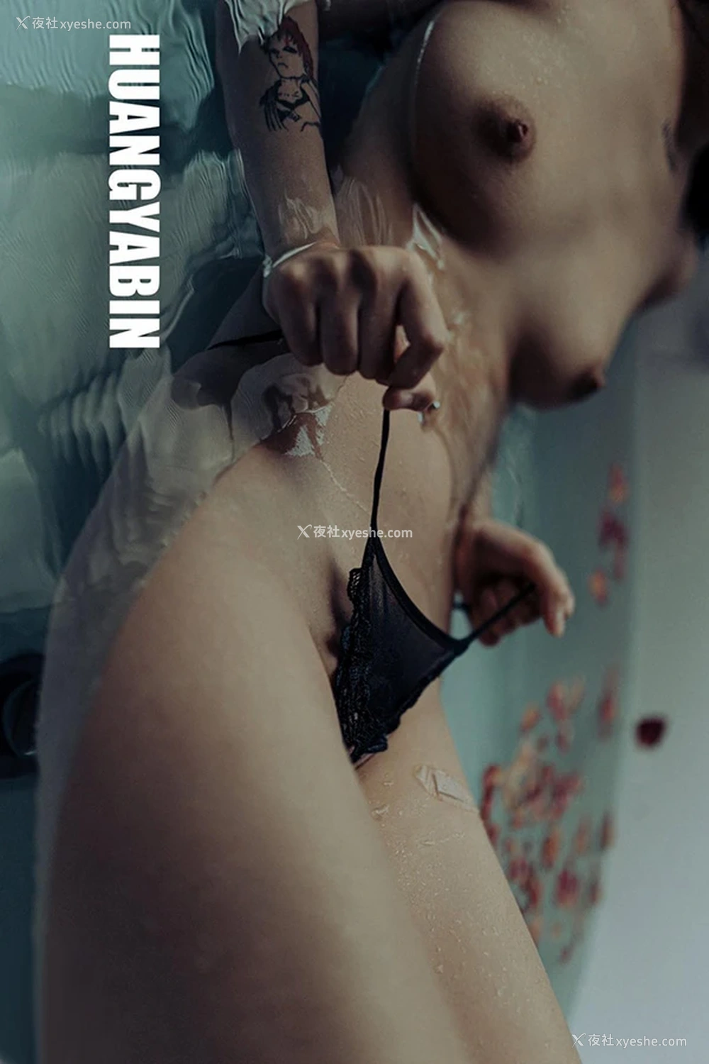 1P - 摄影师作品镜头下活生活色的美女人体尺度图