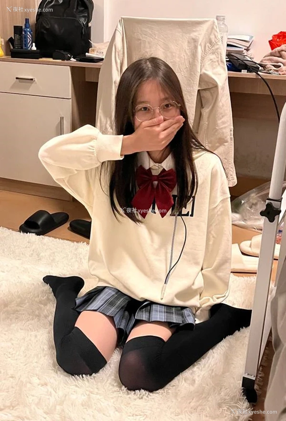 1P - 白虎福利姬@水冰月 采花小盗私拍尺度福利合集