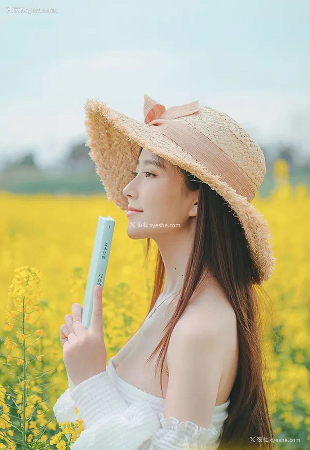 1P - 极品女神年年 油菜花地里的野趣无圣光美图