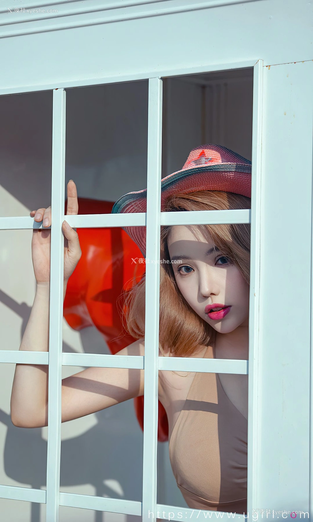 1P - [Ugirls尤果网]爱尤物专辑 No.2463 妮小妖 念念不忘