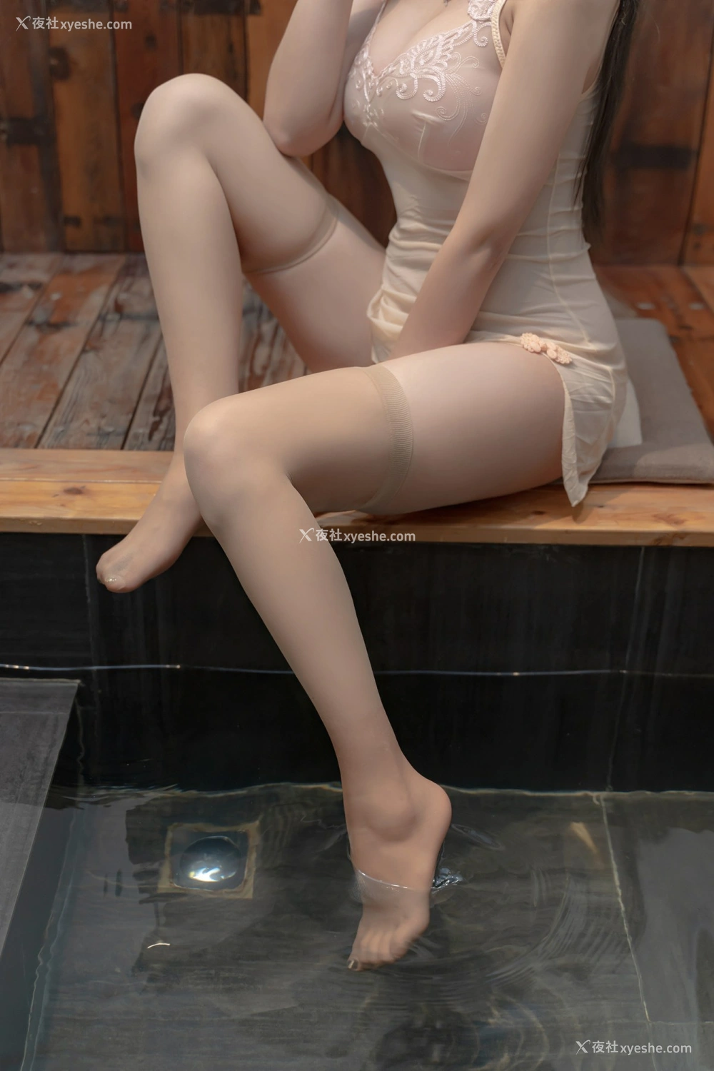 1P - 过期米线线喵 – 水下旗袍