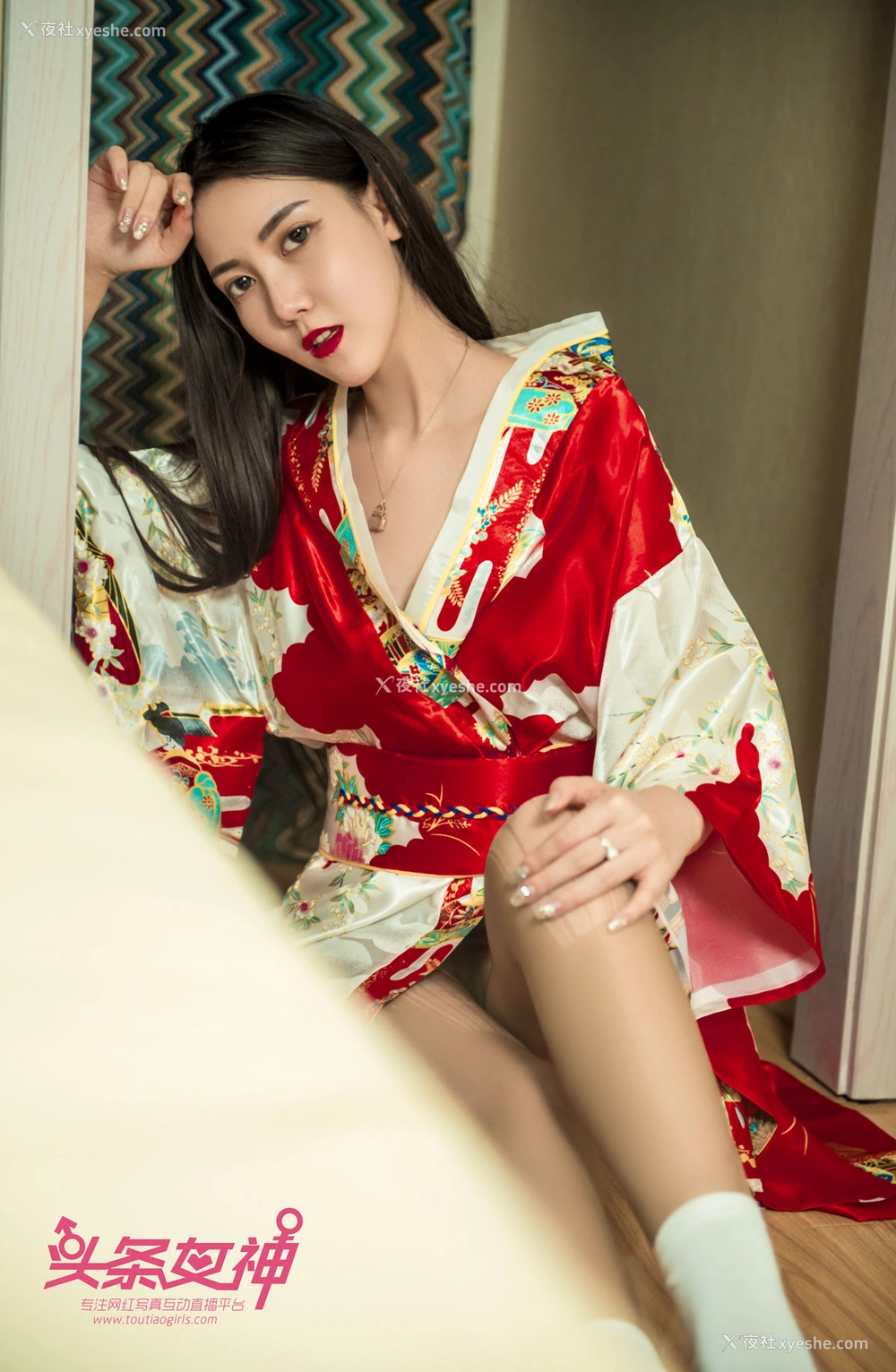1P - [TouTiao头条女神] 冯雪娇 和服之韵
