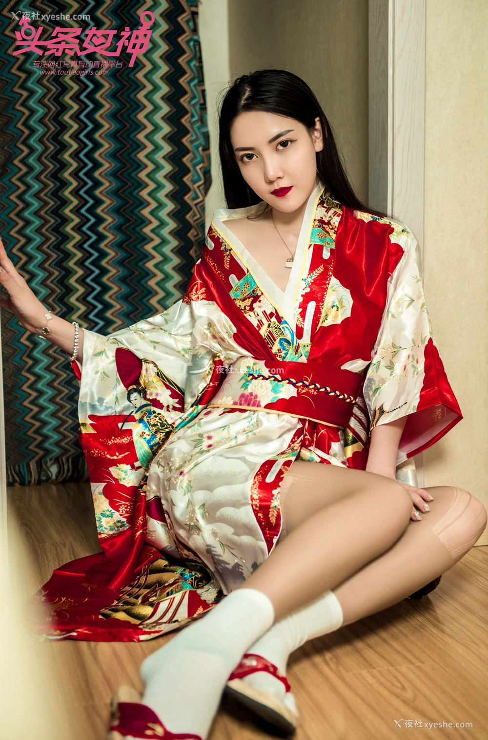 1P - [TouTiao头条女神] 冯雪娇 和服之韵