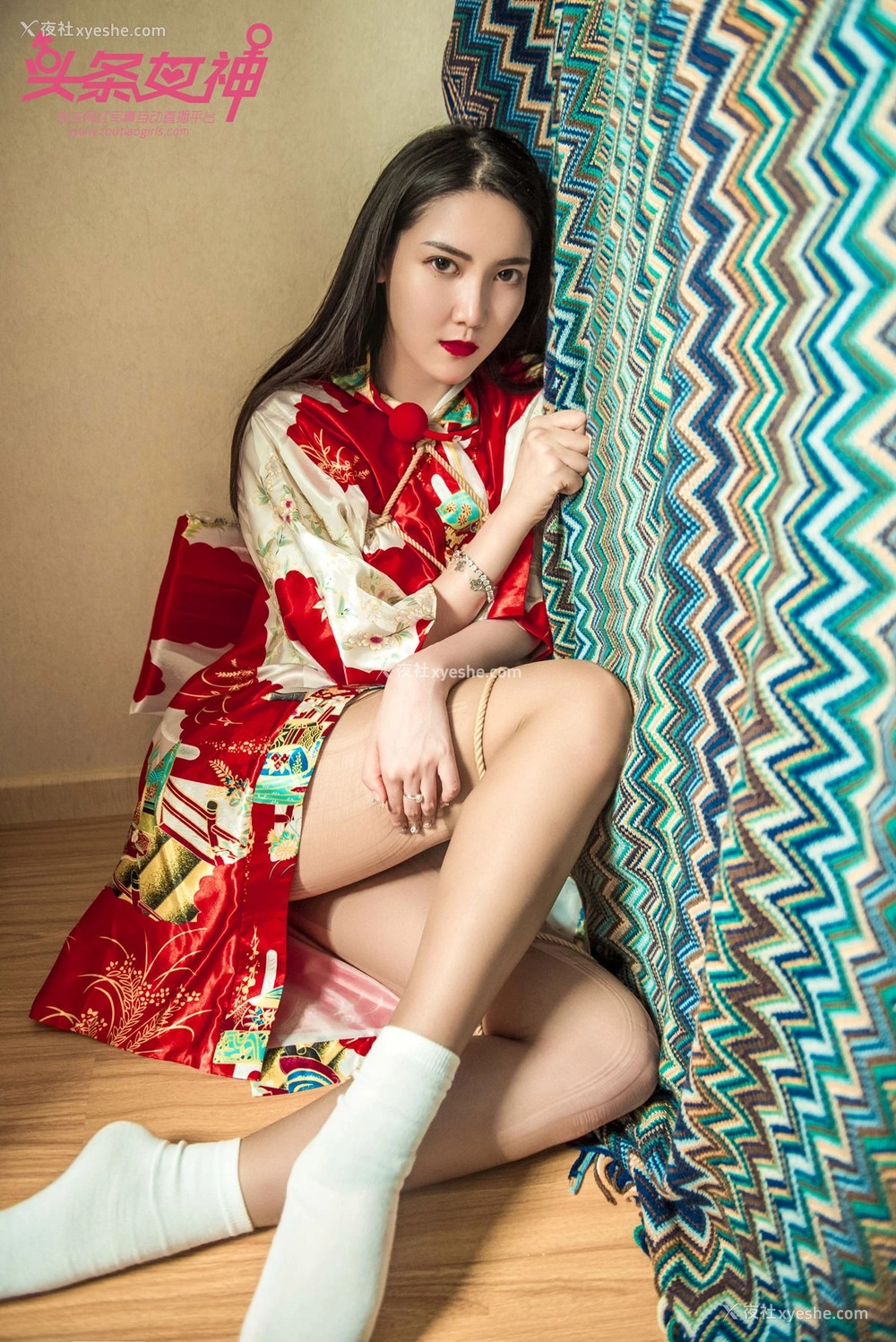 1P - [TouTiao头条女神] 冯雪娇 和服之韵