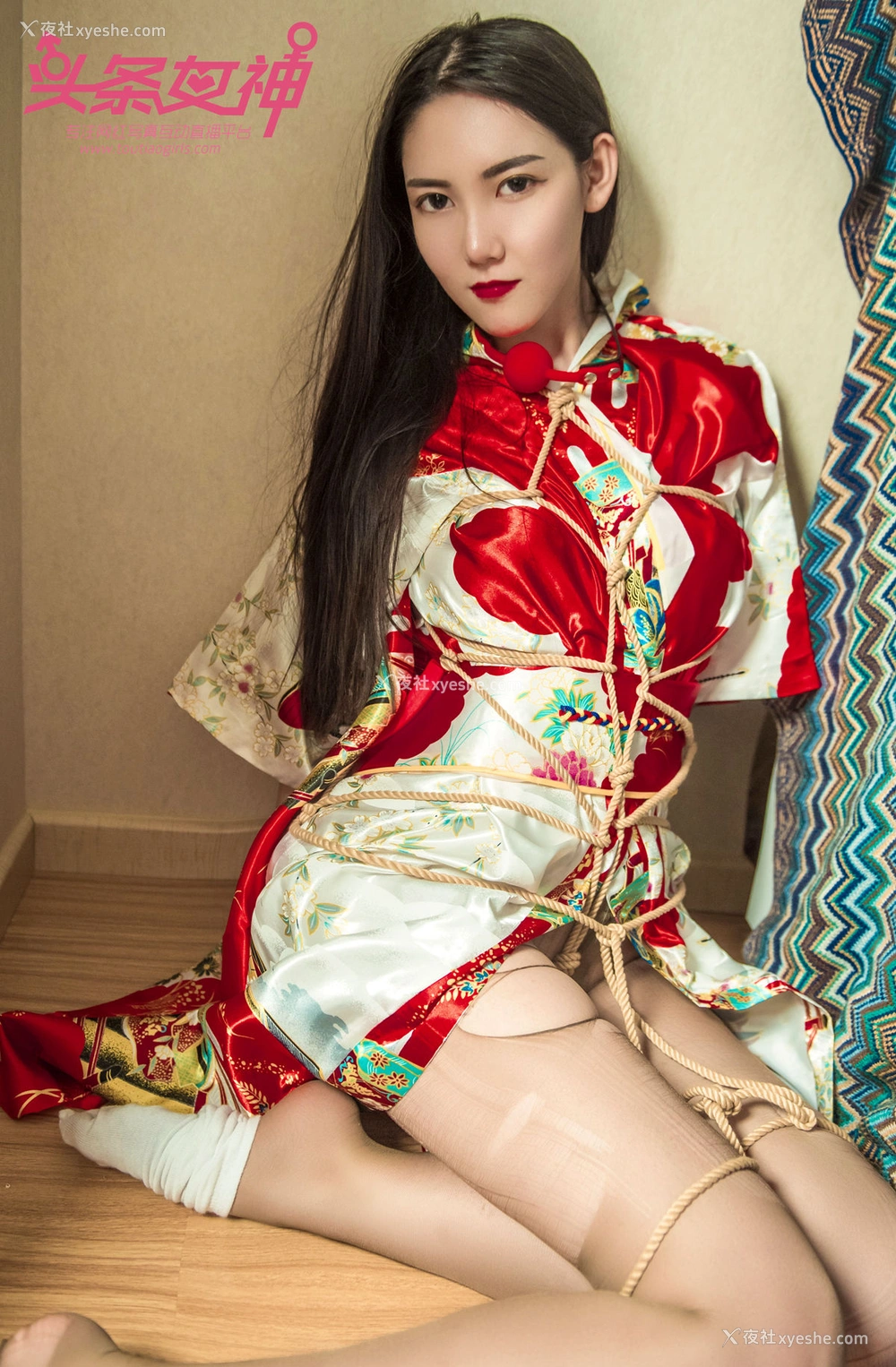 1P - [TouTiao头条女神] 冯雪娇 和服之韵