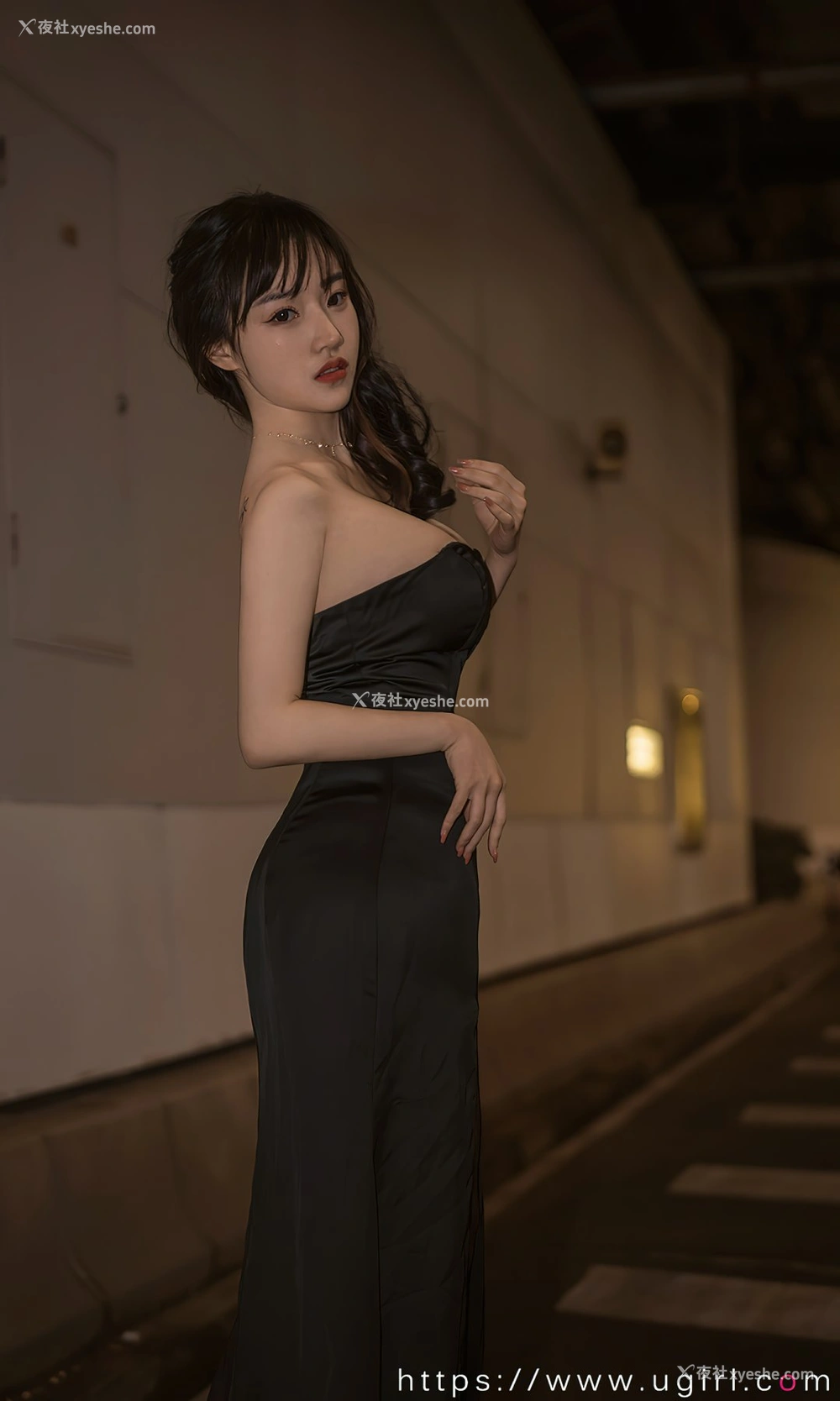 1P - [Ugirls尤果网]爱尤物专辑 No.2349 西门小玉 迷魂隧道