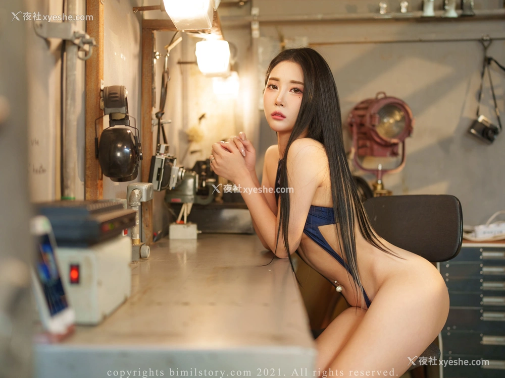 1P - [Bimilstory] Bomi – Bomi\’s revealing high-leg