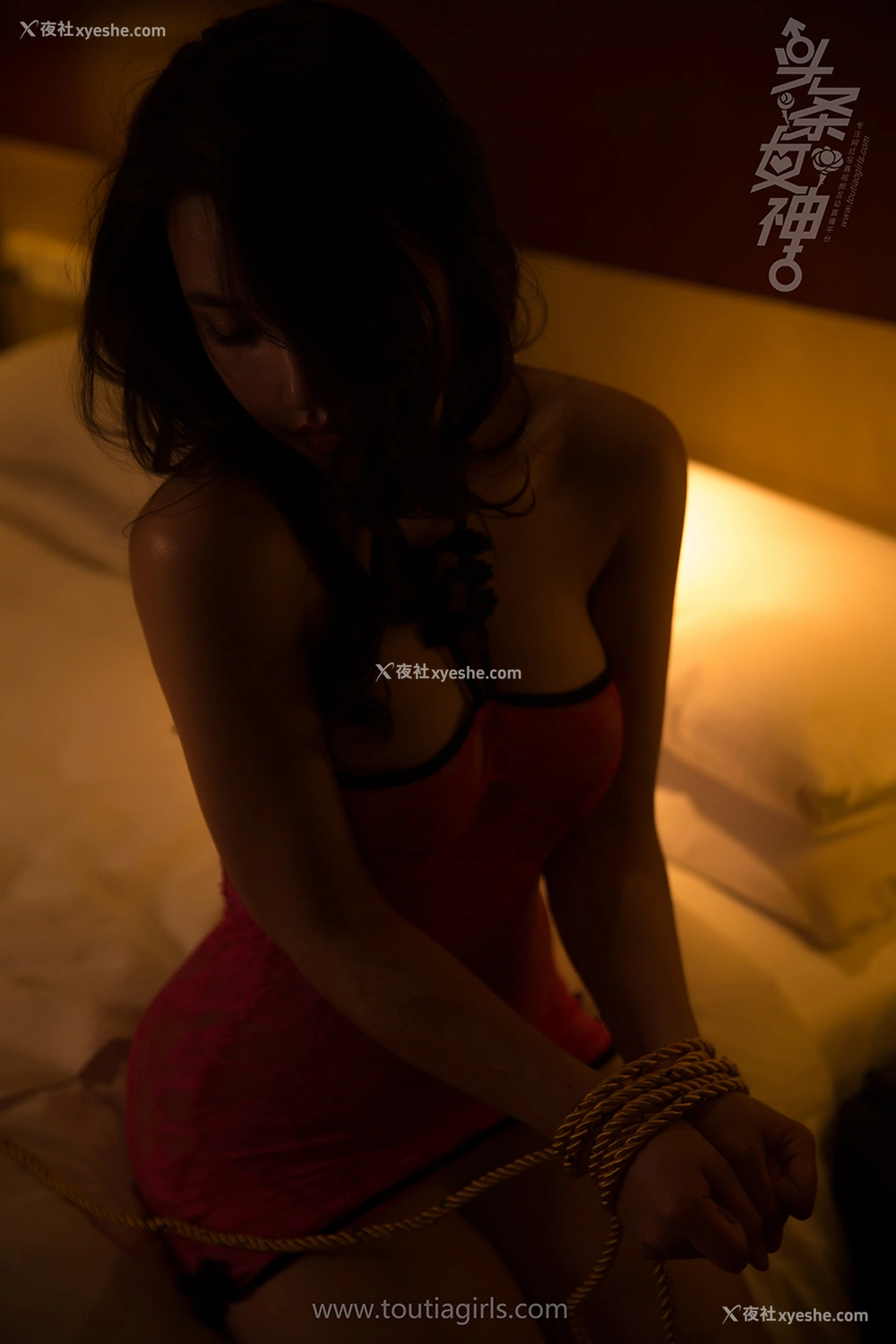 1P - [TouTiao头条女神]2018-03-22 唐嫣 绳艺物语