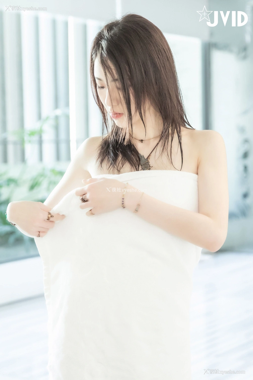 1P - 阿黎《浴池》