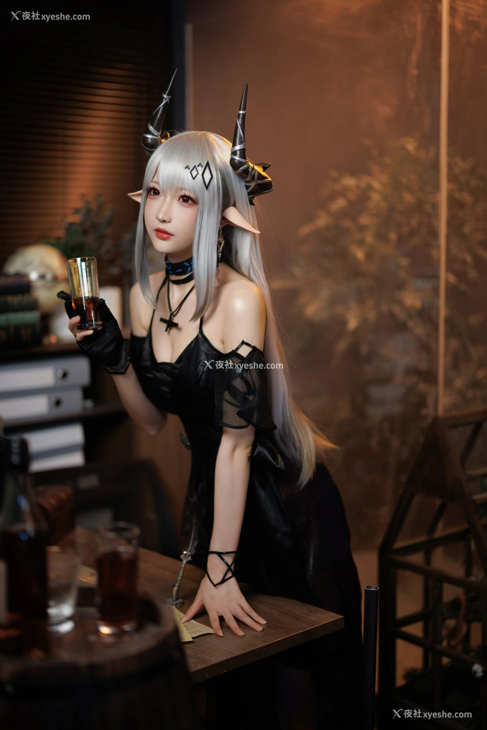 1P - 南宫 – 泥岩COS礼服