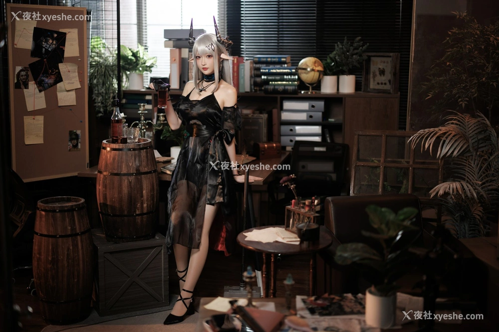 1P - 南宫 – 泥岩COS礼服