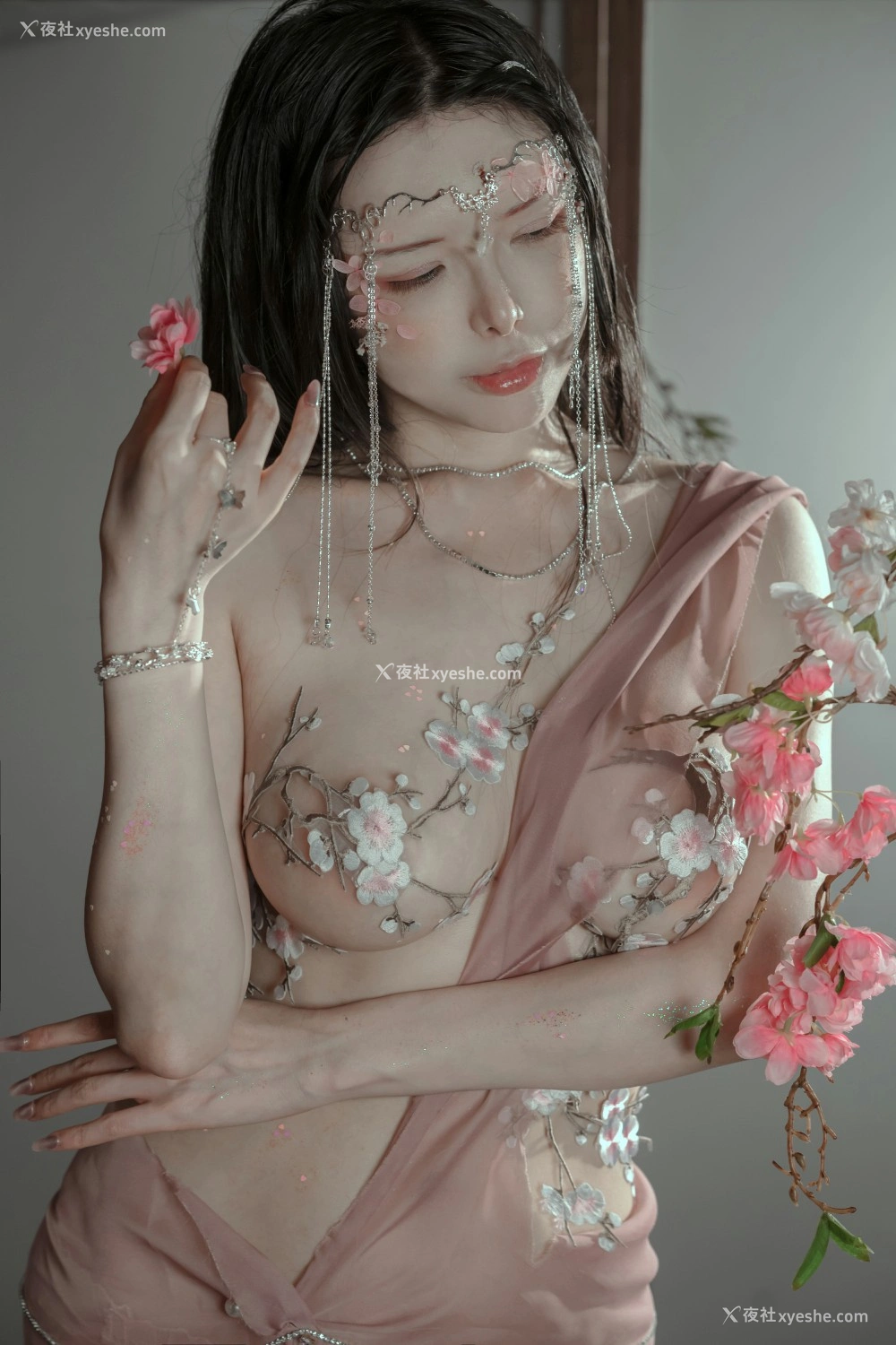 1P - 秋和柯基 – 粉 桃花神