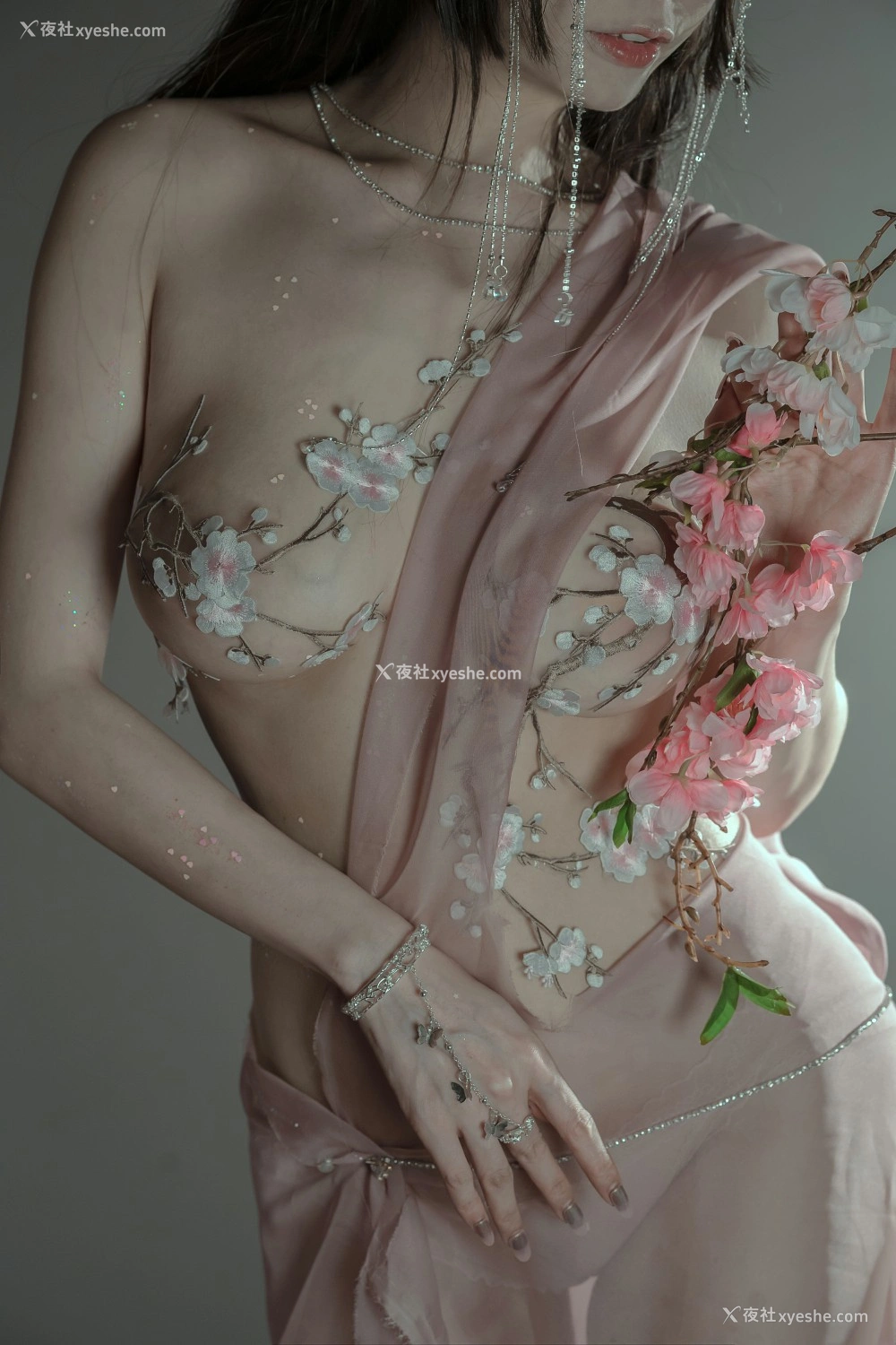 1P - 秋和柯基 – 粉 桃花神