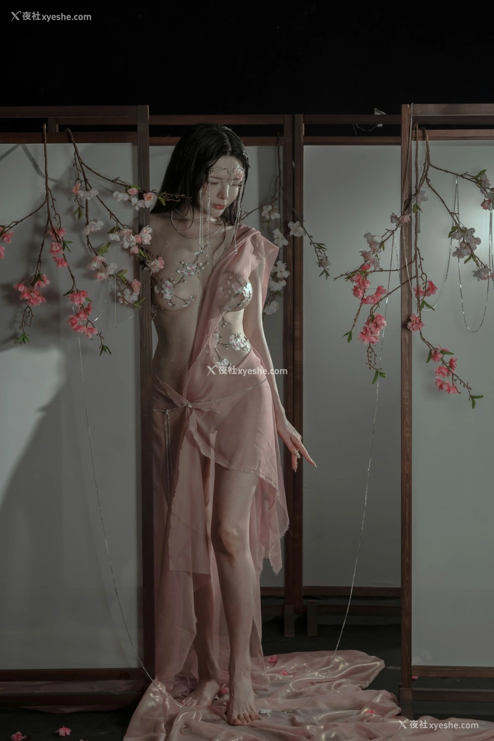 1P - 秋和柯基 – 粉 桃花神