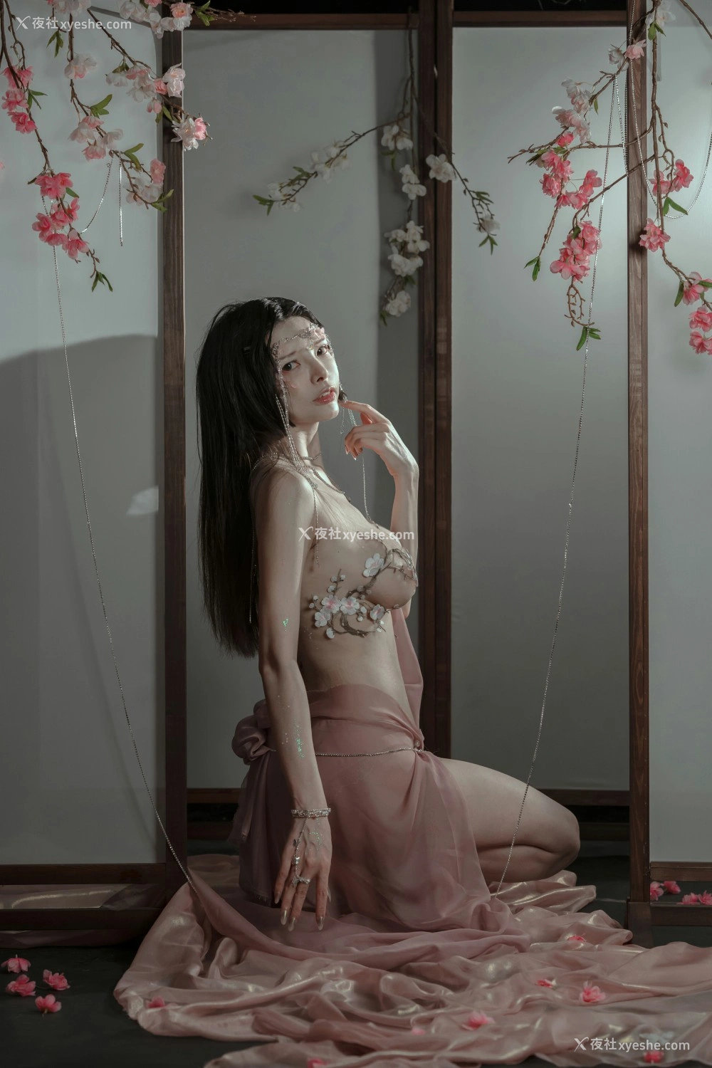 1P - 秋和柯基 – 粉 桃花神