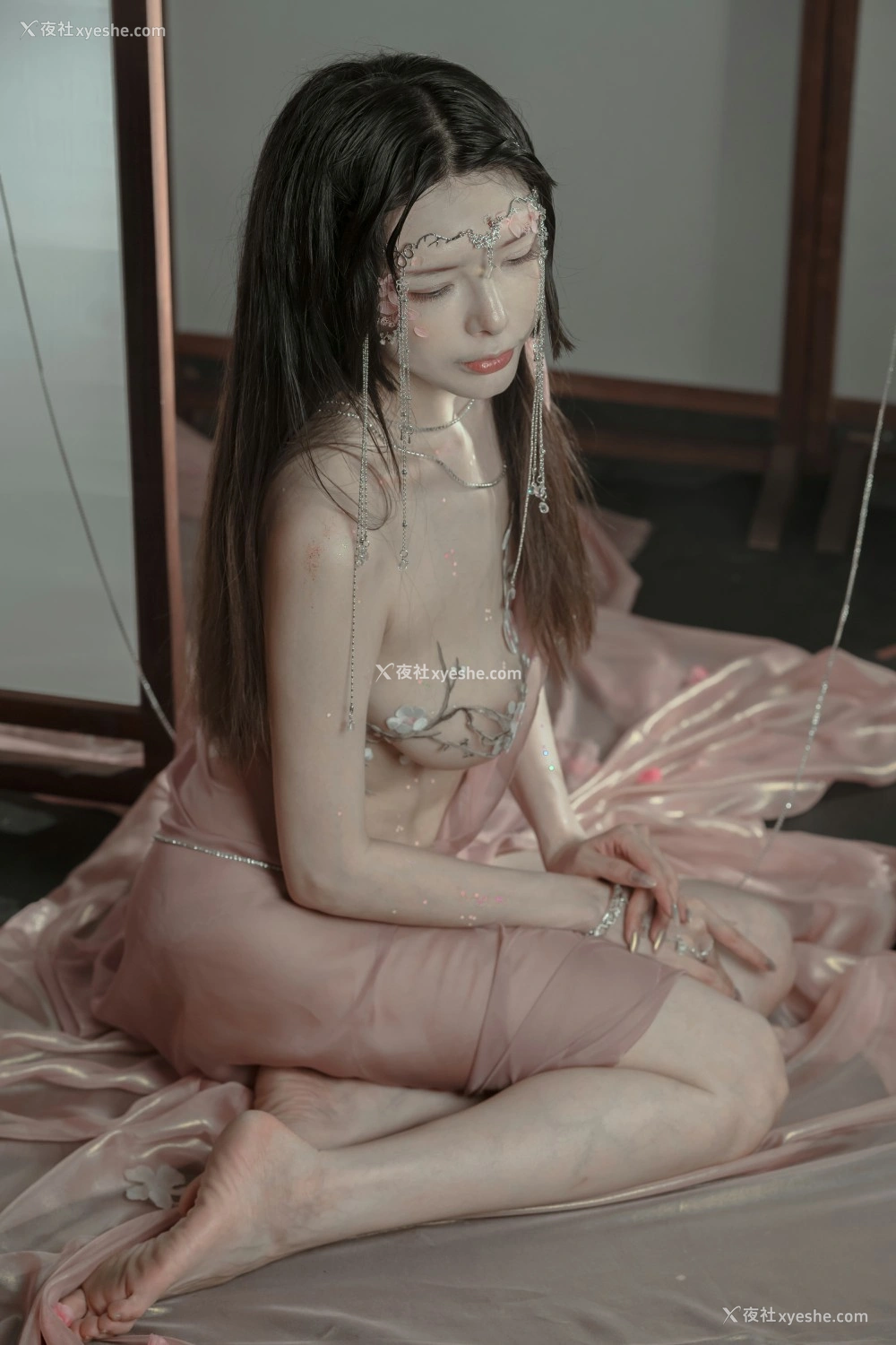 1P - 秋和柯基 – 粉 桃花神