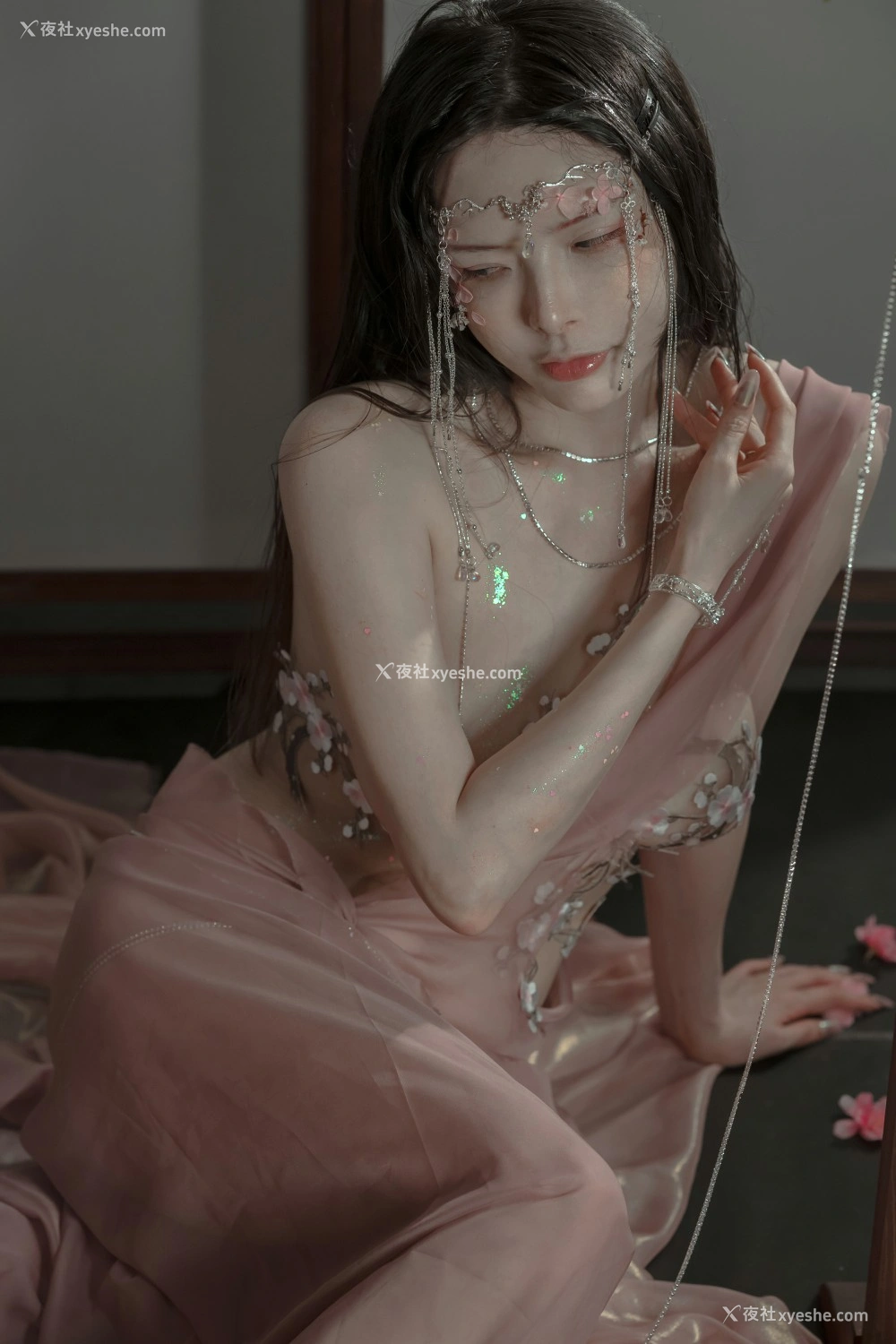 1P - 秋和柯基 – 粉 桃花神