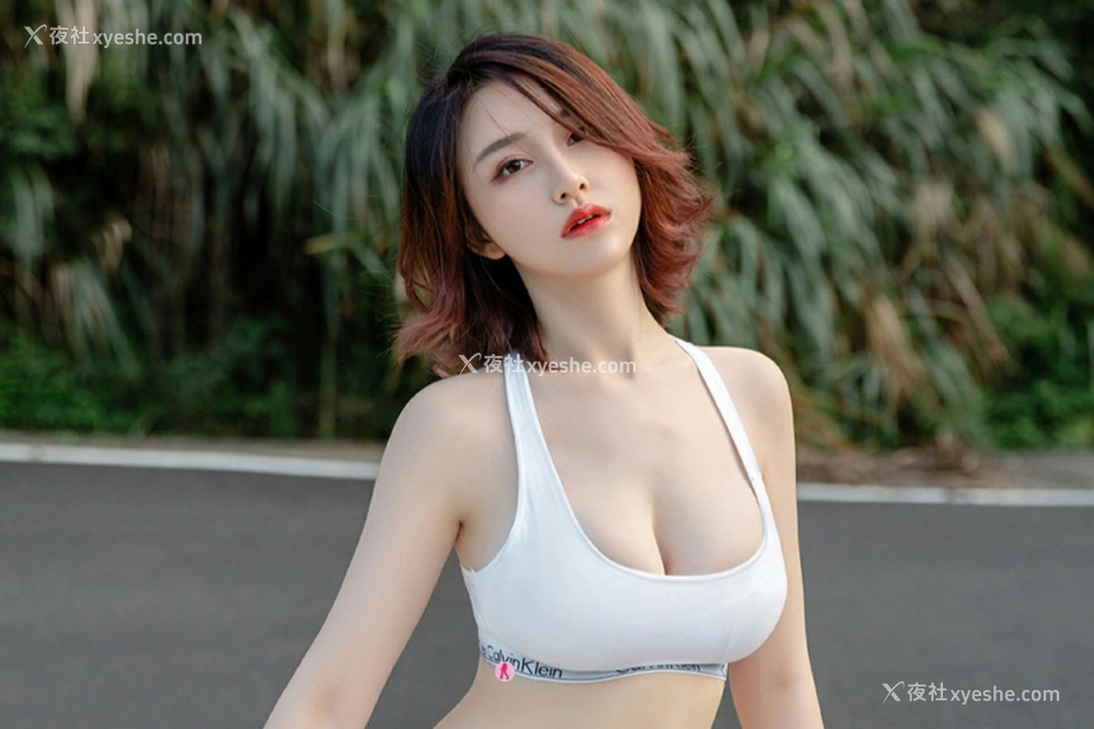 1P - [YouMi尤蜜] 沈善熙 修车中の巨乳娘
