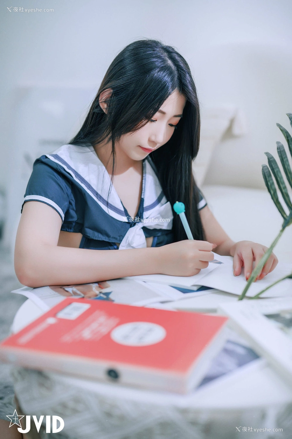 1P - 黎茉《巨乳女学生色诱家教老师》