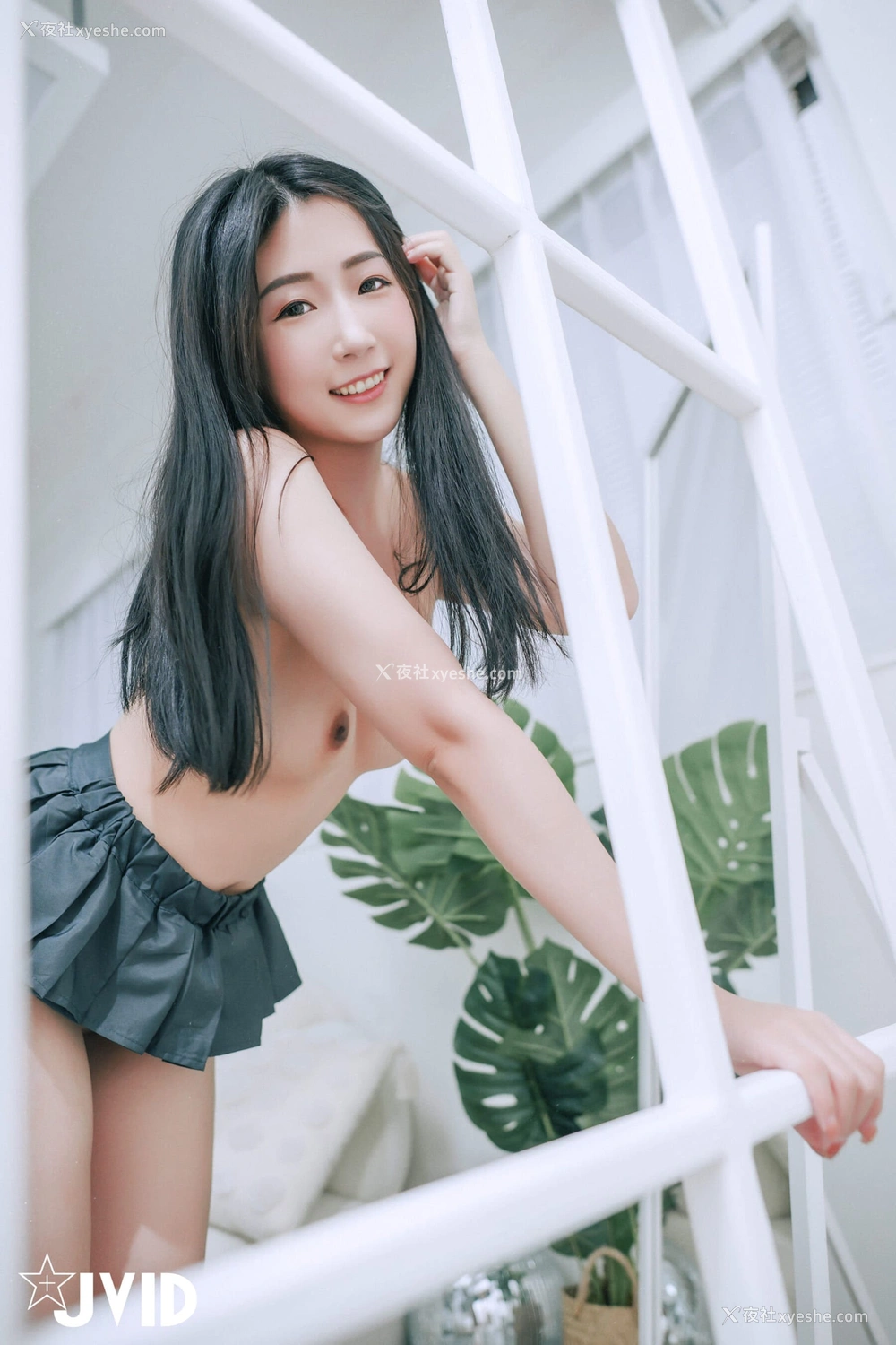 1P - 黎茉《巨乳女学生色诱家教老师》