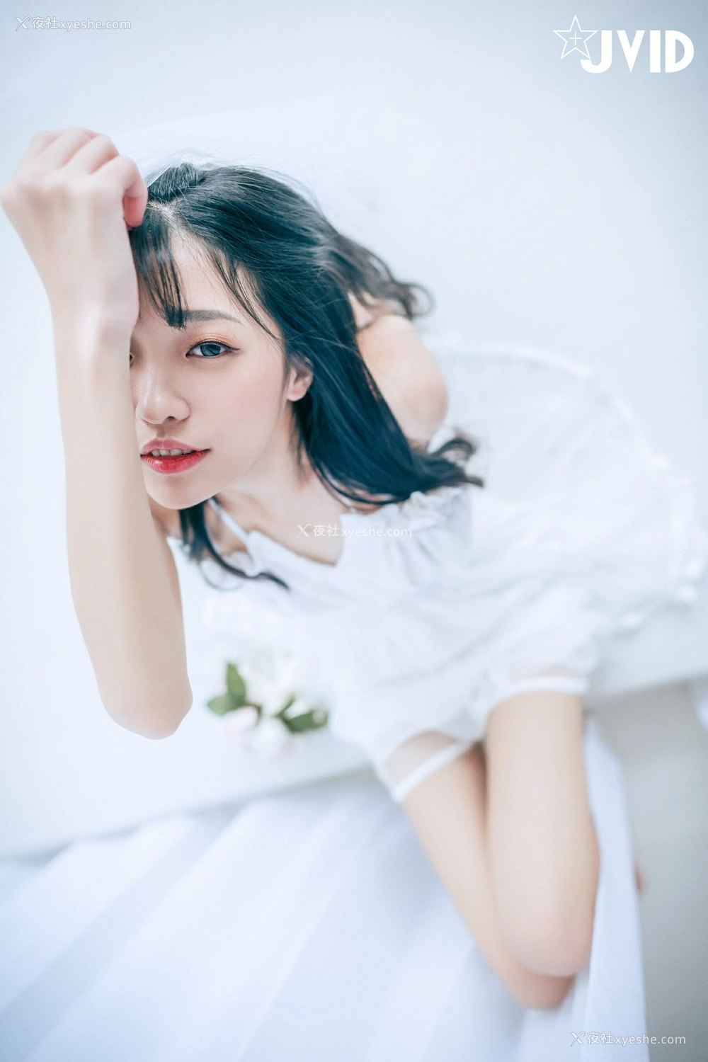 1P - 妍妍《纯白の花嫁》