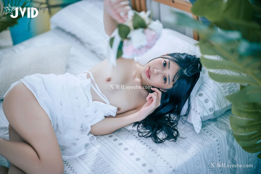 1P - 妍妍《纯白の花嫁》