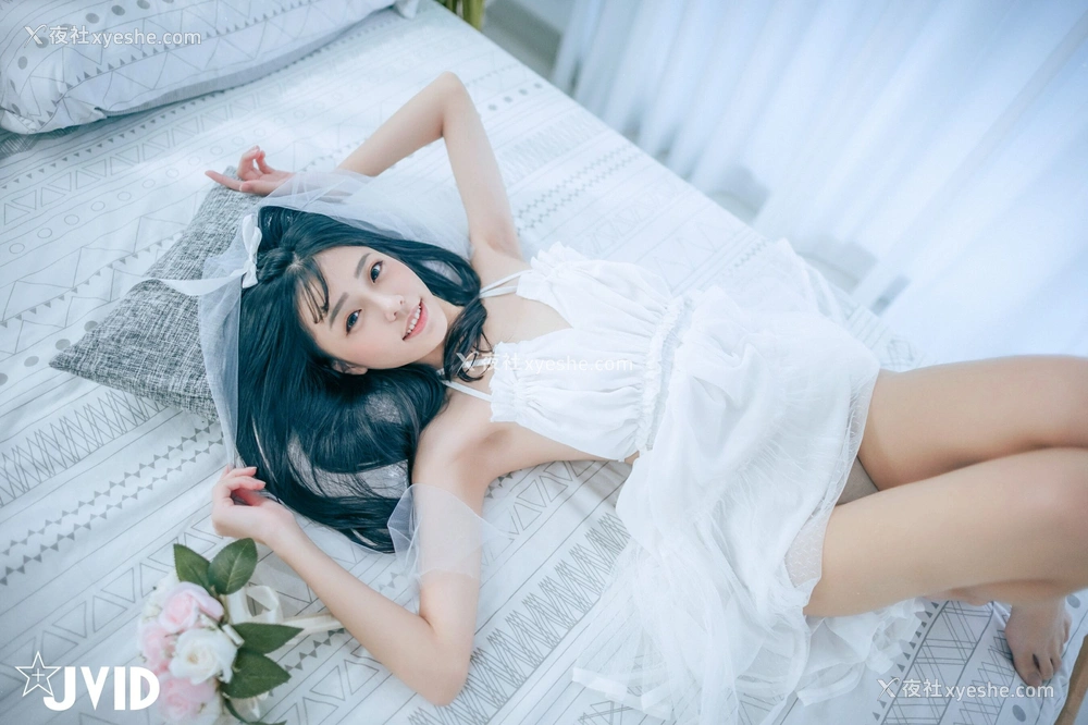 1P - 妍妍《纯白の花嫁》