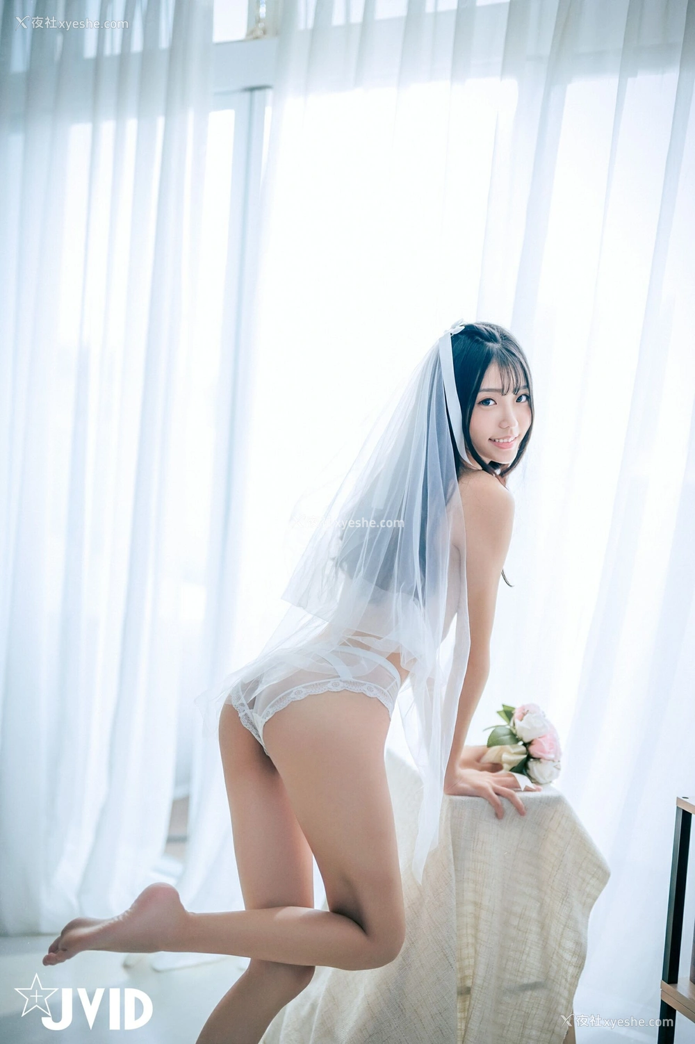 1P - 妍妍《纯白の花嫁》