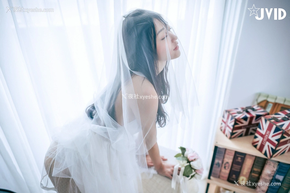 1P - 妍妍《纯白の花嫁》